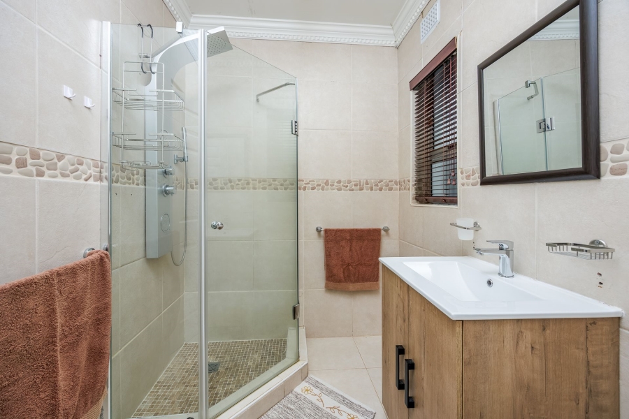 3 Bedroom Property for Sale in Silversands Western Cape